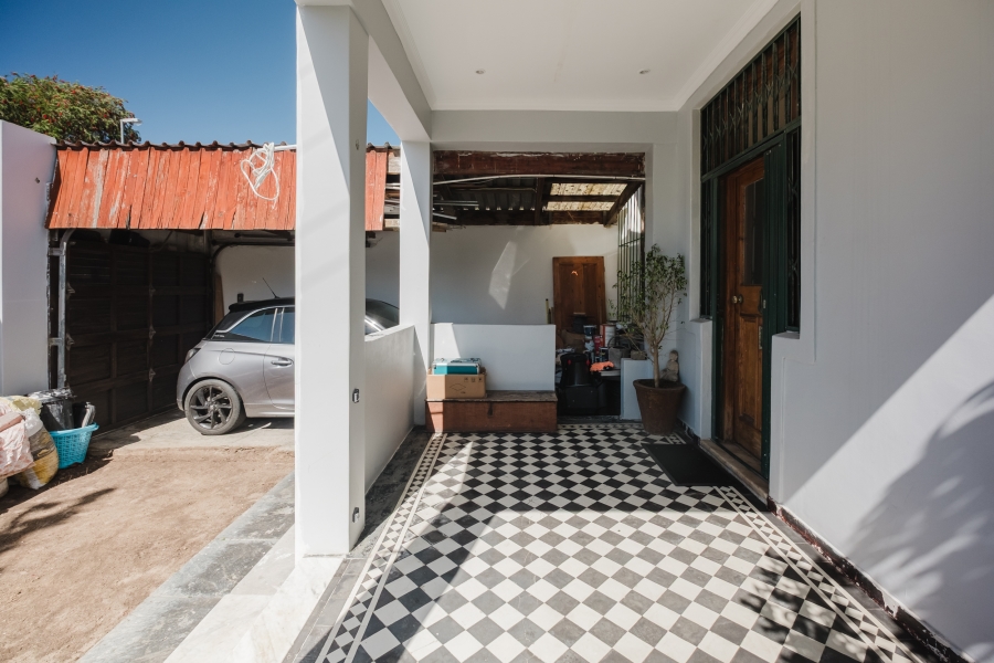 3 Bedroom Property for Sale in Sea Point Western Cape